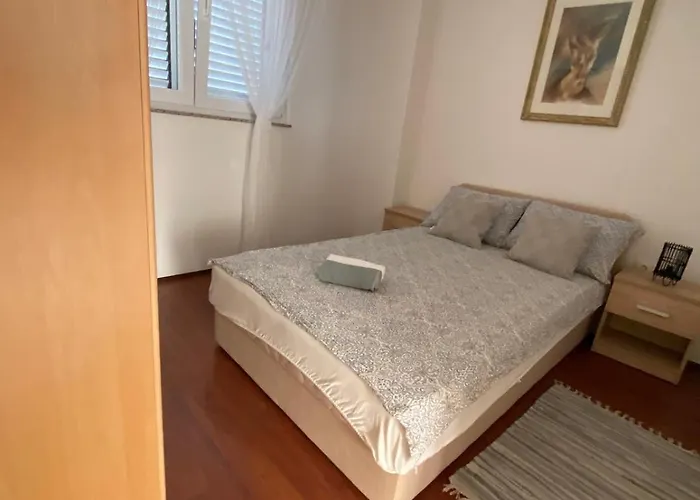 Summer House Врси